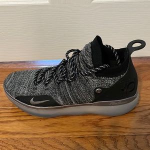 Nike KD 11’s size 10